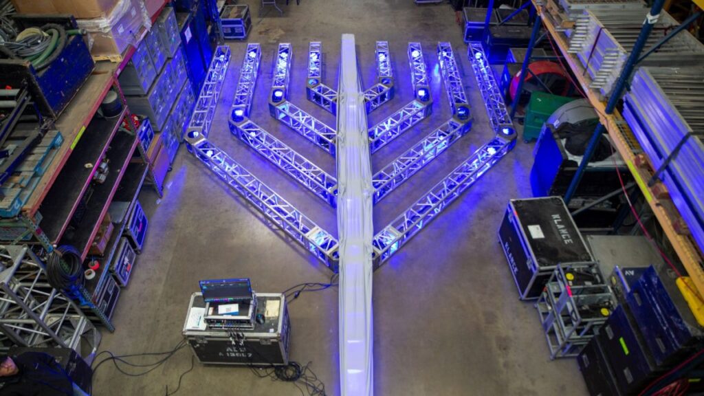 Staenberg-Menorah-1200x675